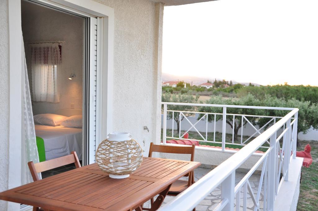 Phoenix Beachside Condos Kokkonion ภายนอก รูปภาพ